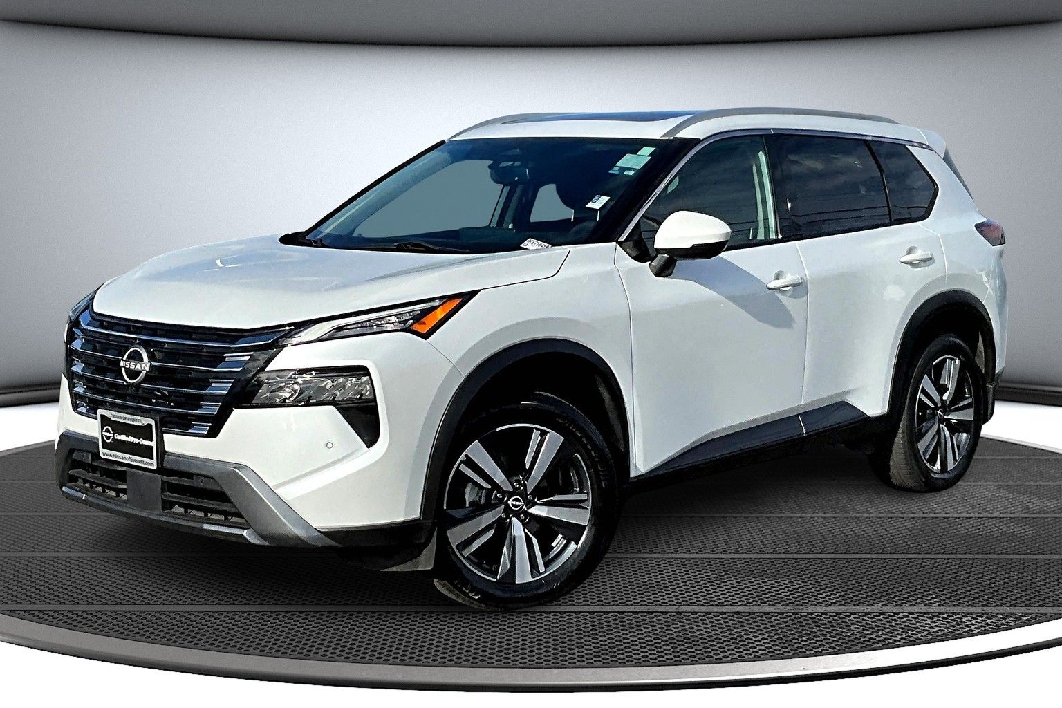 2024 Nissan Rogue SL photo 2