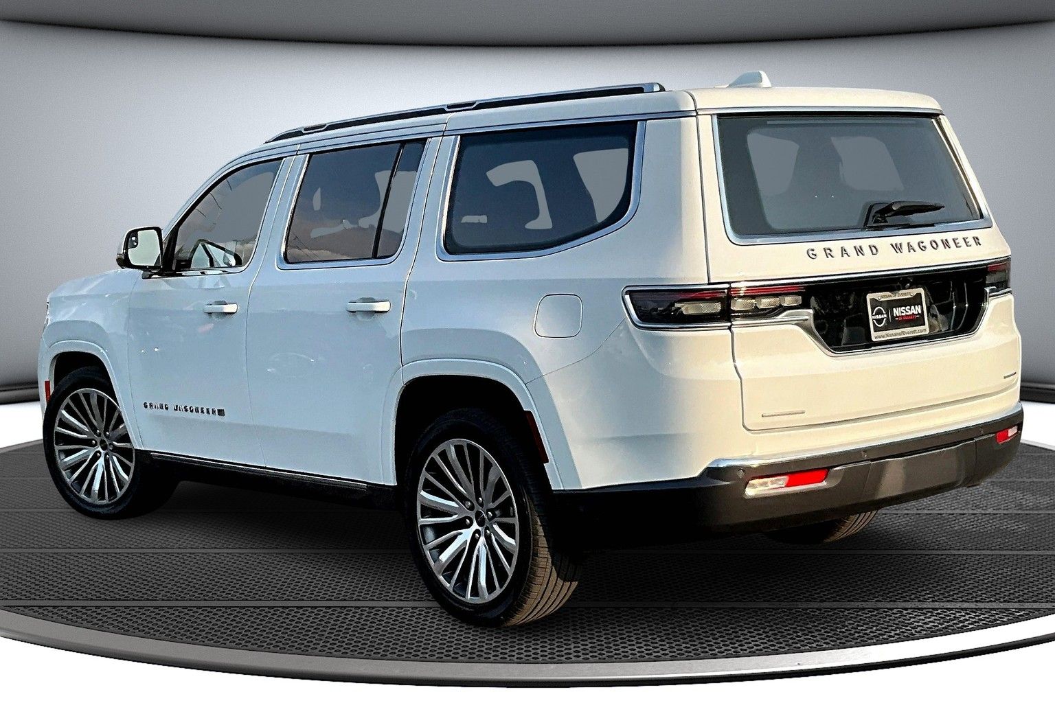 2022 Jeep Grand Wagoneer III photo 4