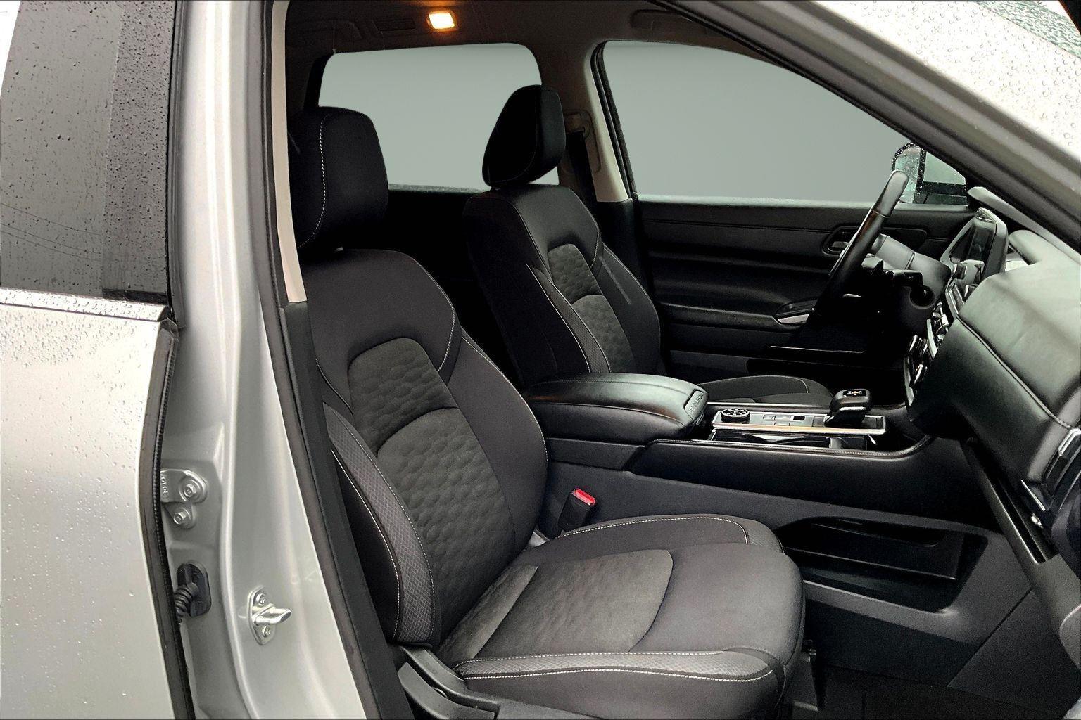 2024 Nissan Pathfinder SV - Photo 28