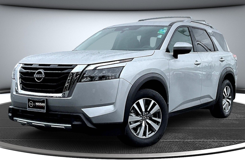 New 2025 Nissan Pathfinder SL SUV