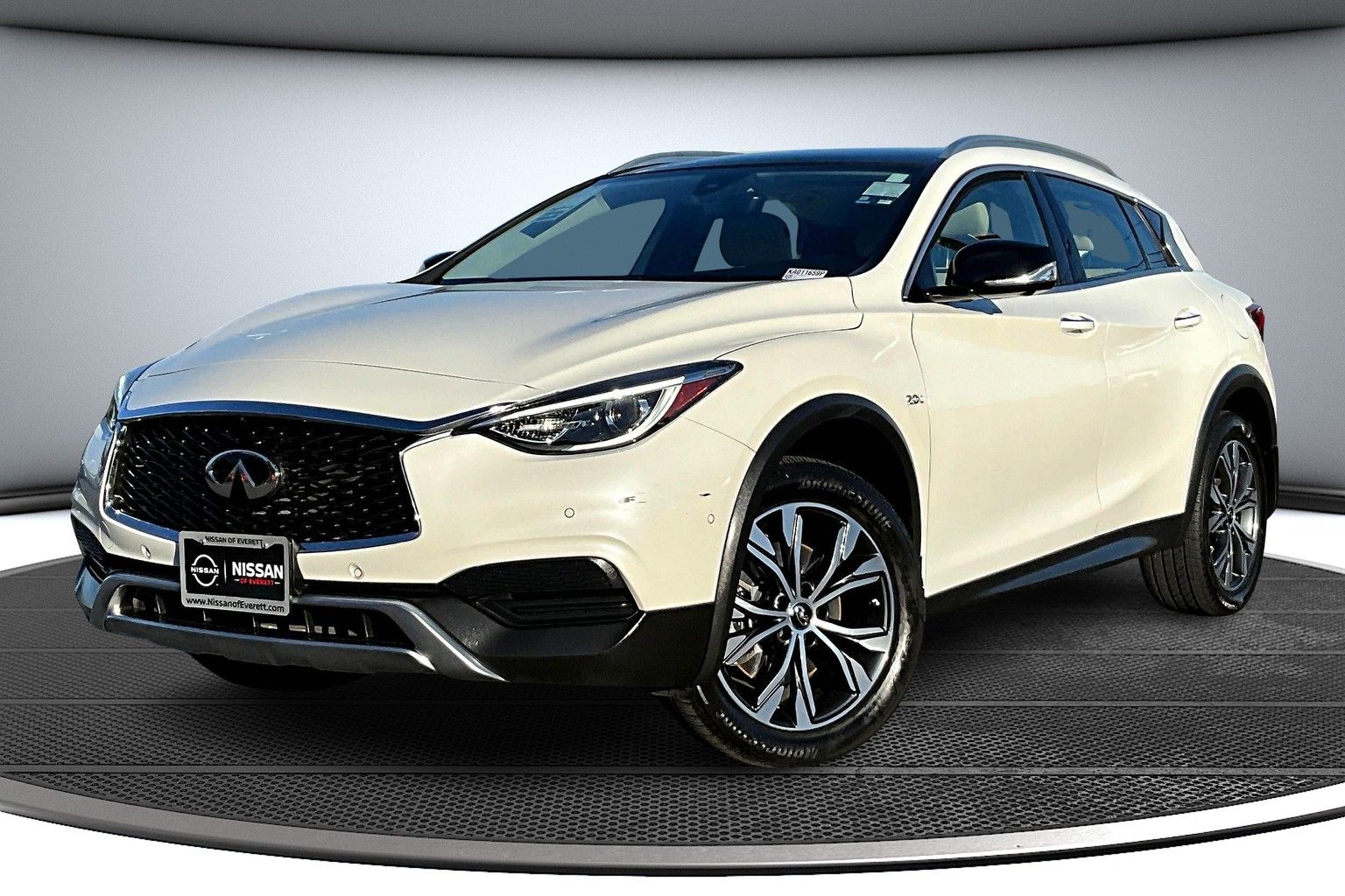 2019 Infiniti QX30 Luxe photo 3