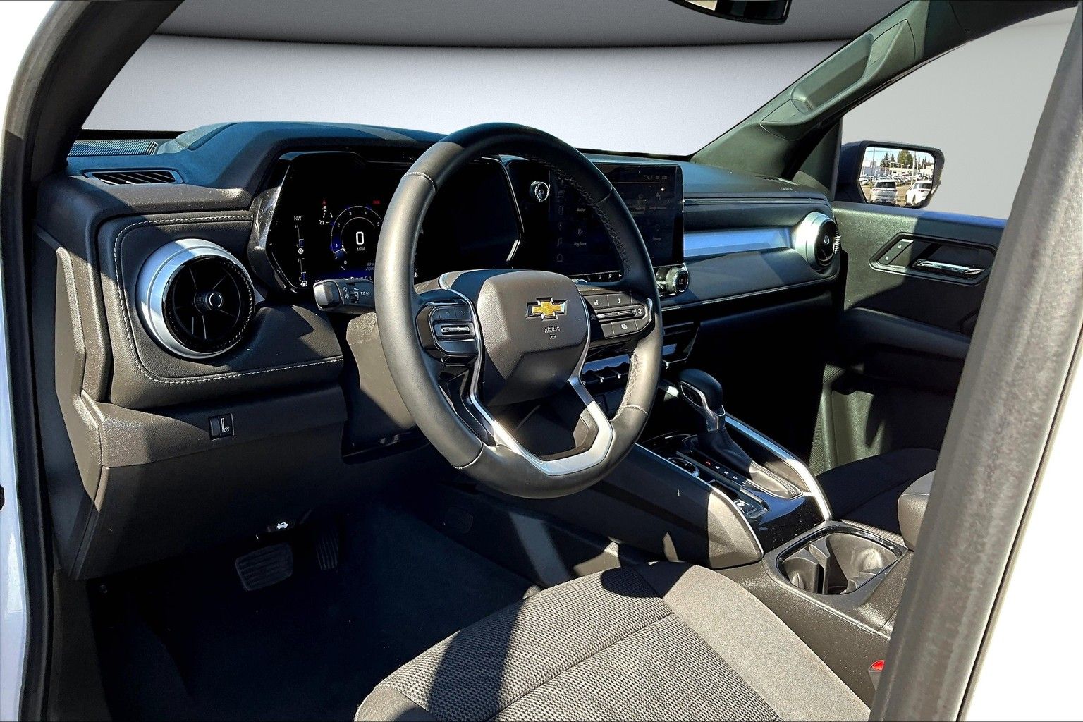 2023 Chevrolet Colorado LT - Photo 17