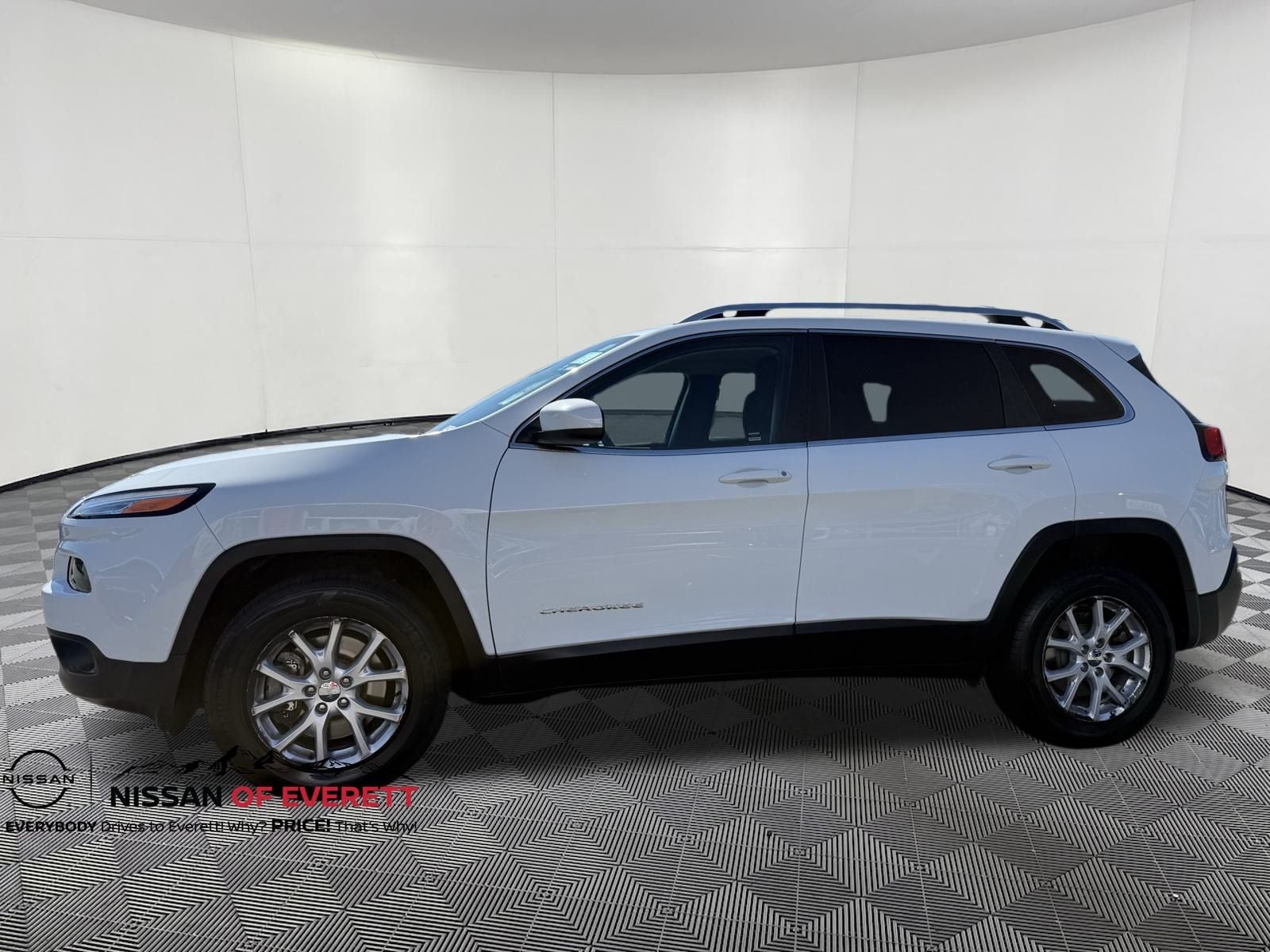 Used 2017 Jeep Cherokee Latitude with VIN 1C4PJMCB2HW582188 for sale in Everett, WA