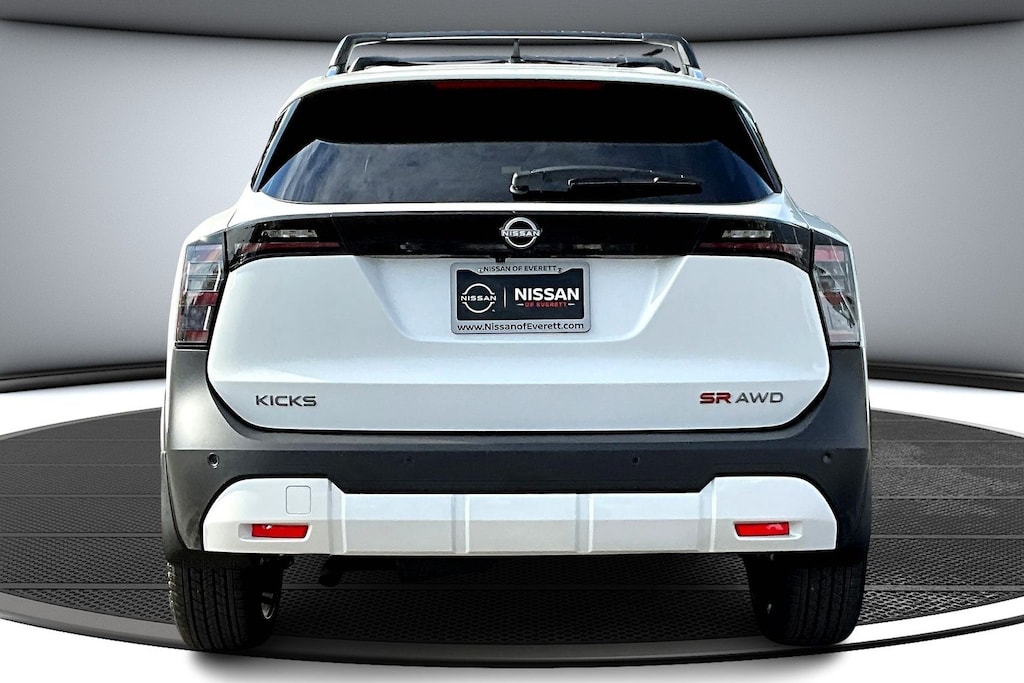 New 2026 Nissan Kicks SR SUV