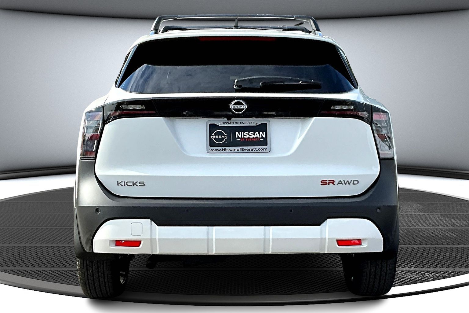 2026 Nissan Kicks SR photo 3