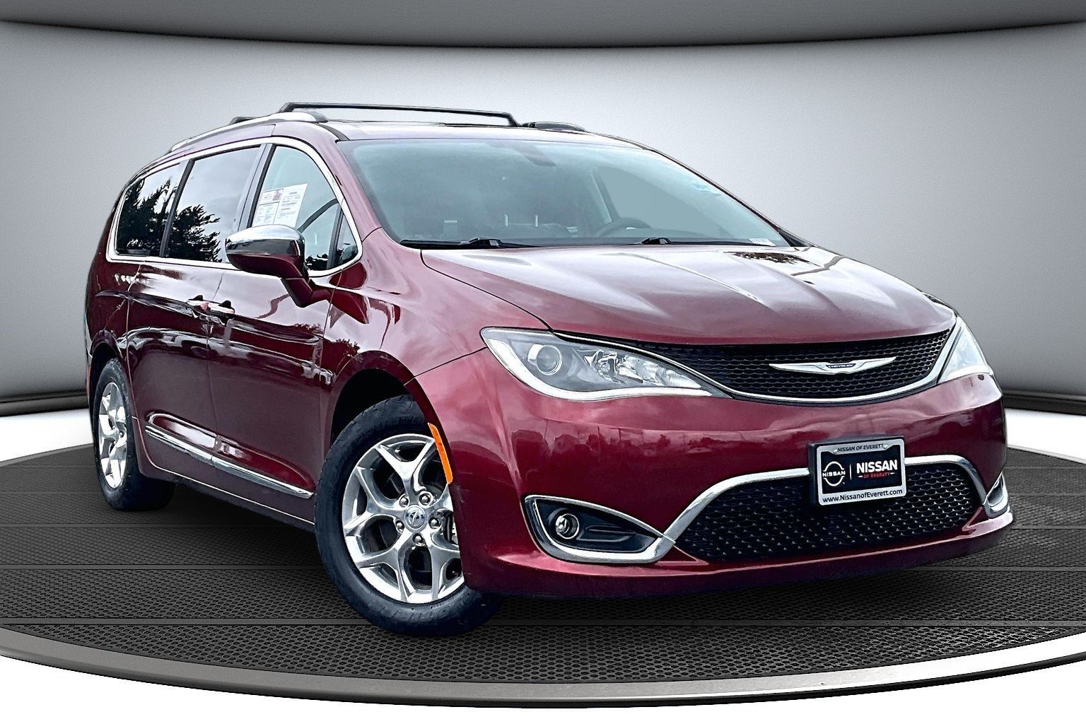 2019 Chrysler Pacifica Limited's photo