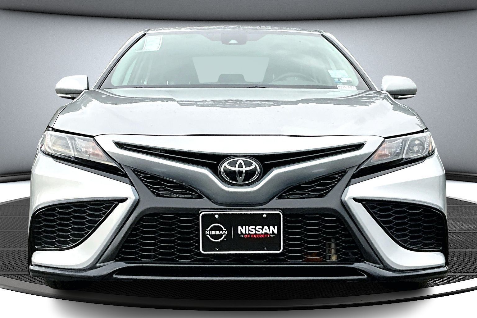 2022 Toyota Camry SE photo 2
