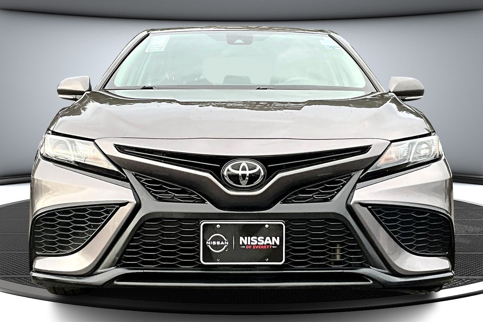 2022 Toyota Camry SE photo 2