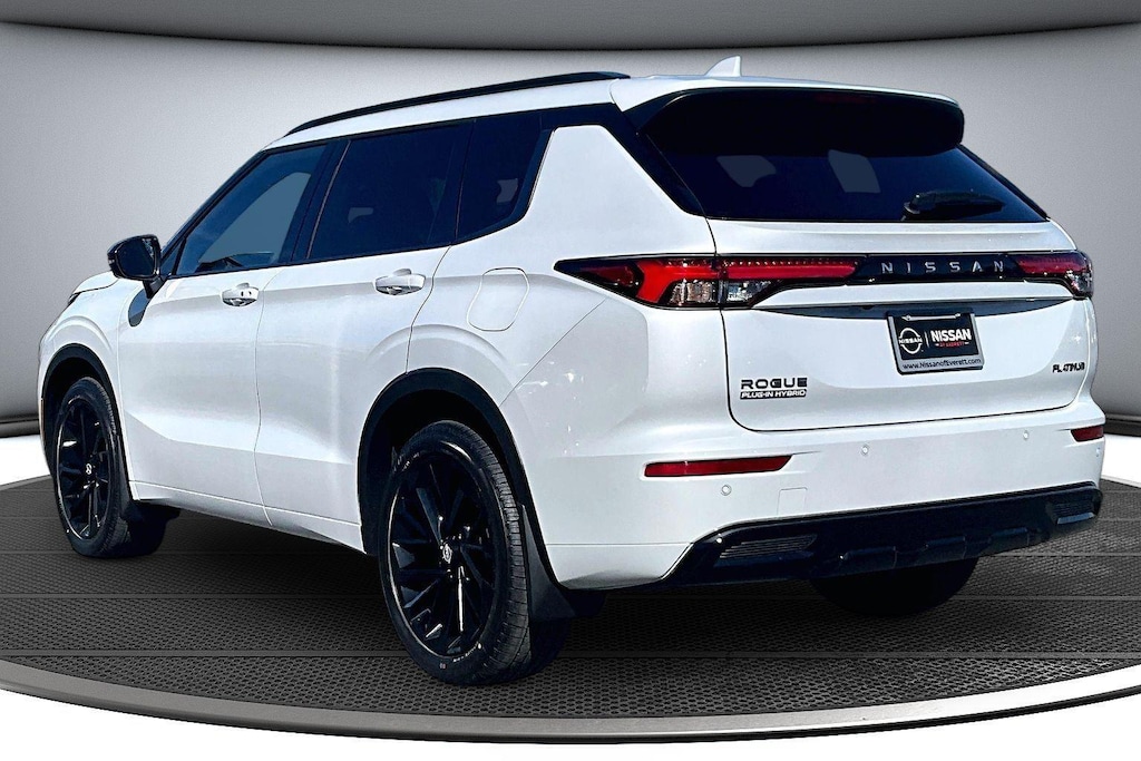 New 2026 Nissan Rogue Plug-In Hybrid Platinum SUV