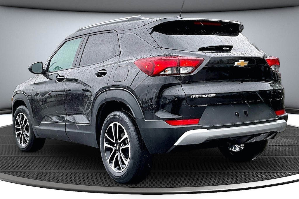 Used 2025 Chevrolet Trailblazer LT SUV