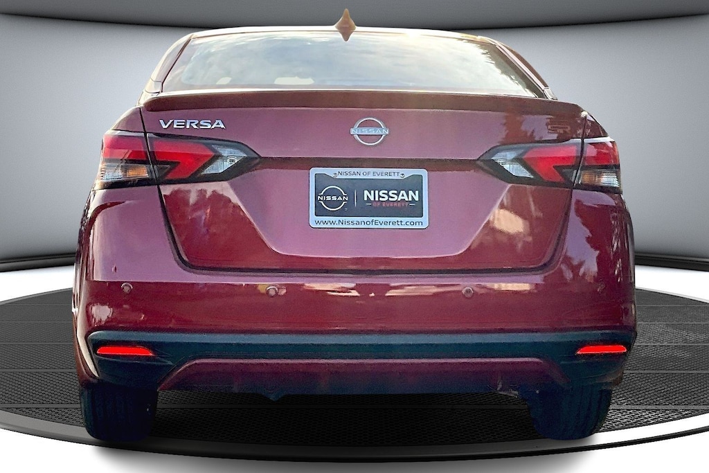 New 2025 Nissan Versa 1.6 SR Sedan