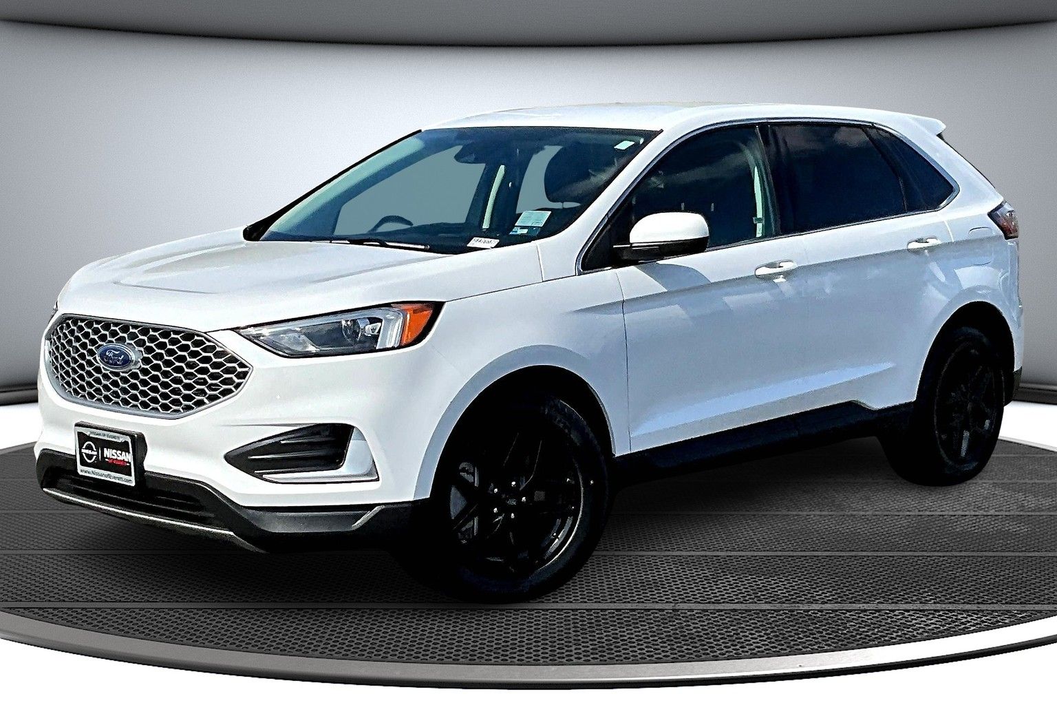 2024 Ford Edge SEL photo 3