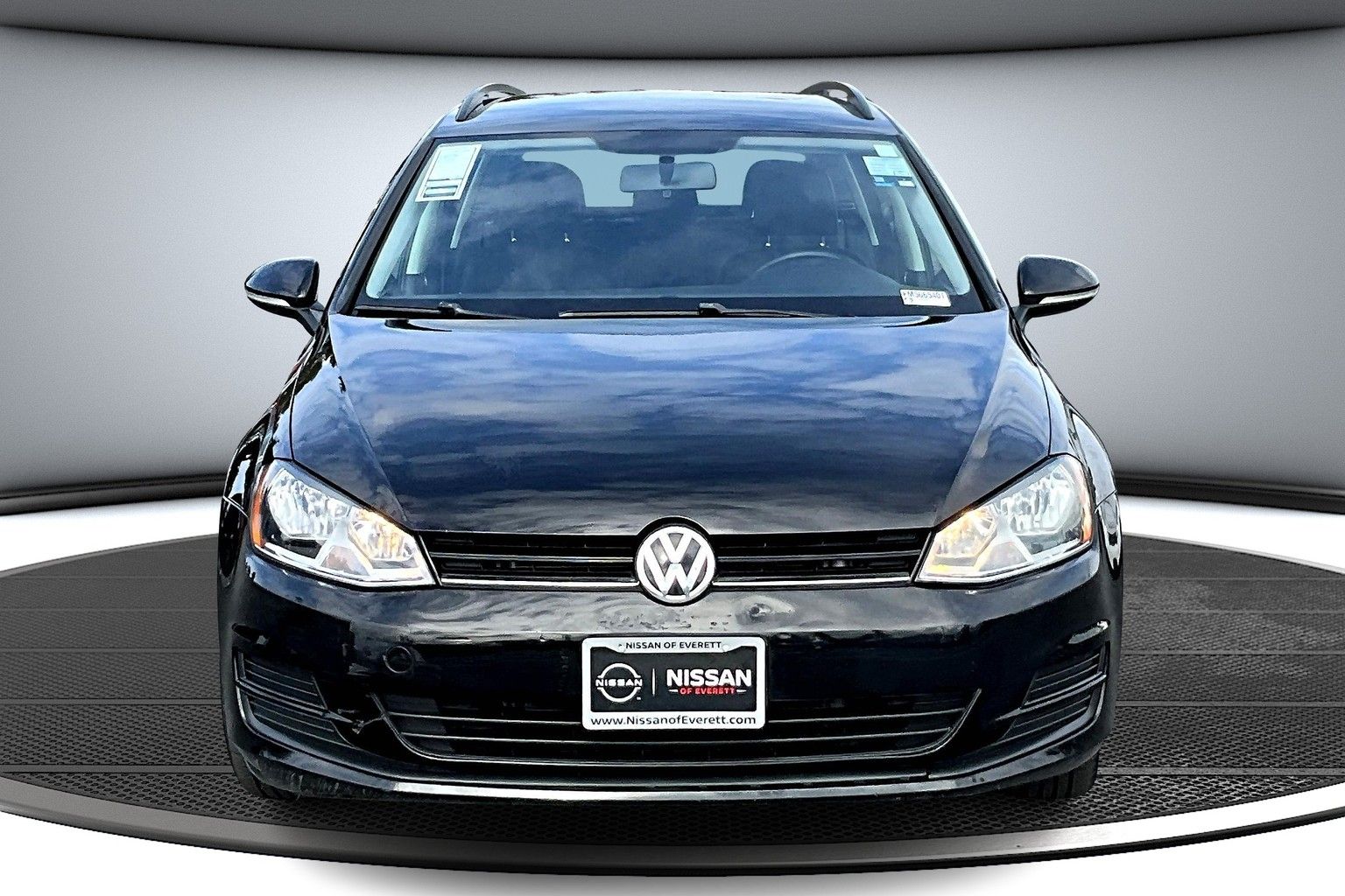 2015 Volkswagen Golf SportWagen TDI S photo 2