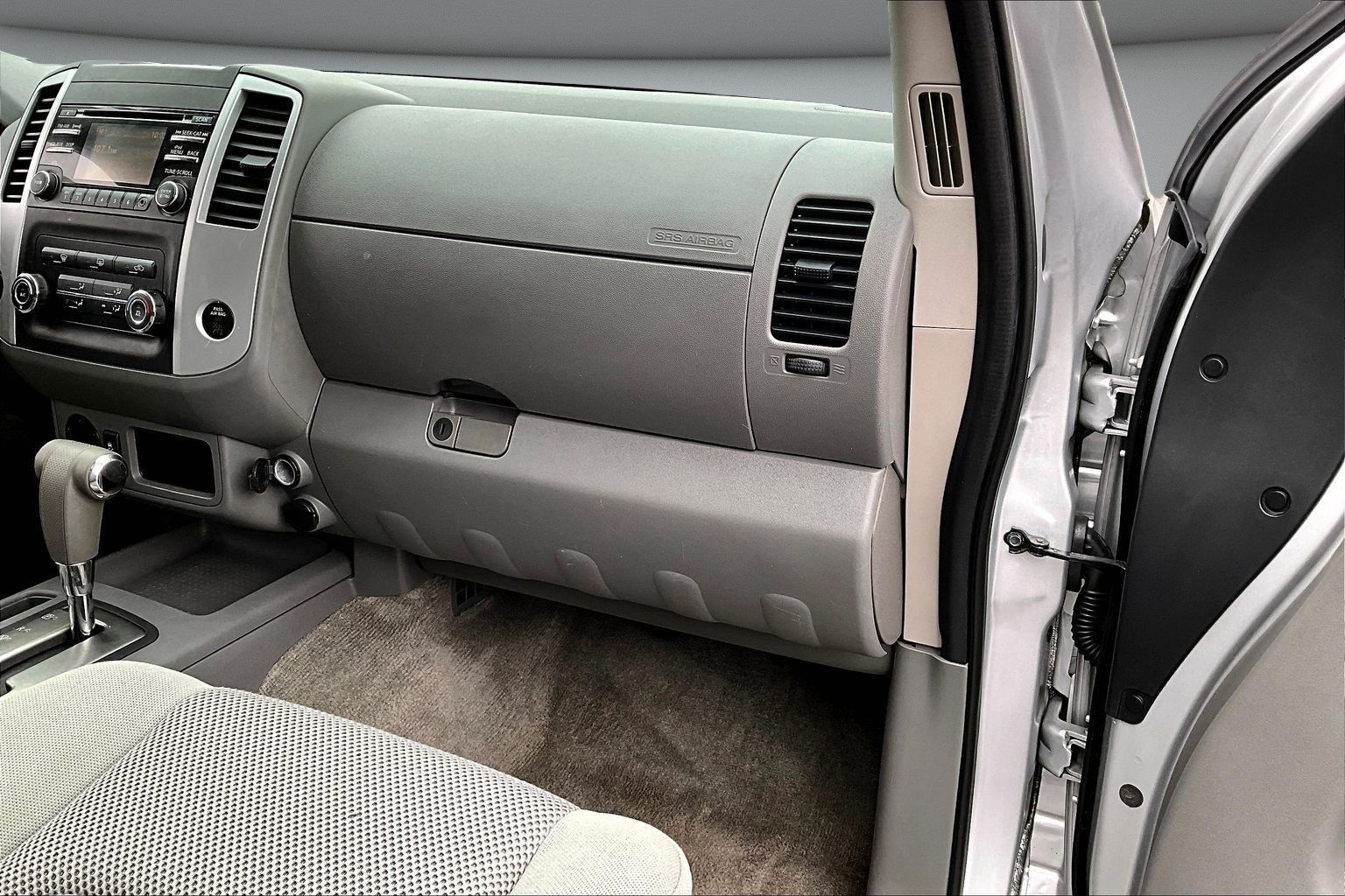 2013 Nissan Frontier SV - Photo 24