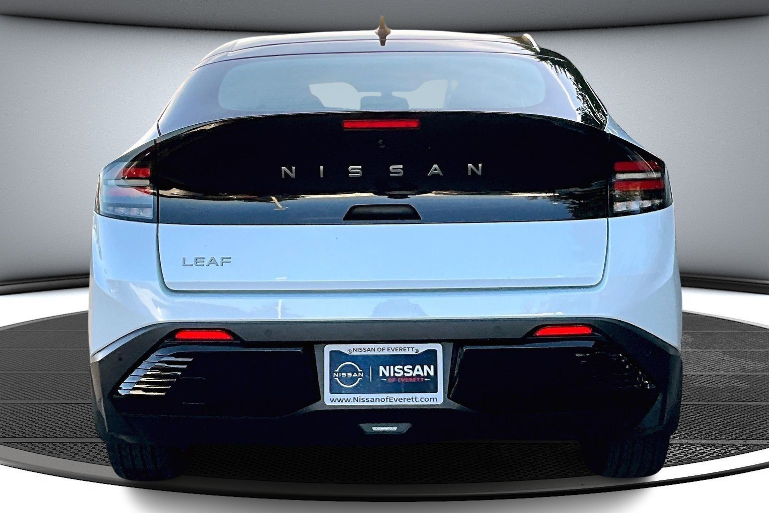 2026 Nissan Leaf SV photo 4