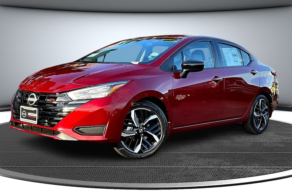 New 2025 Nissan Versa 1.6 SR Sedan