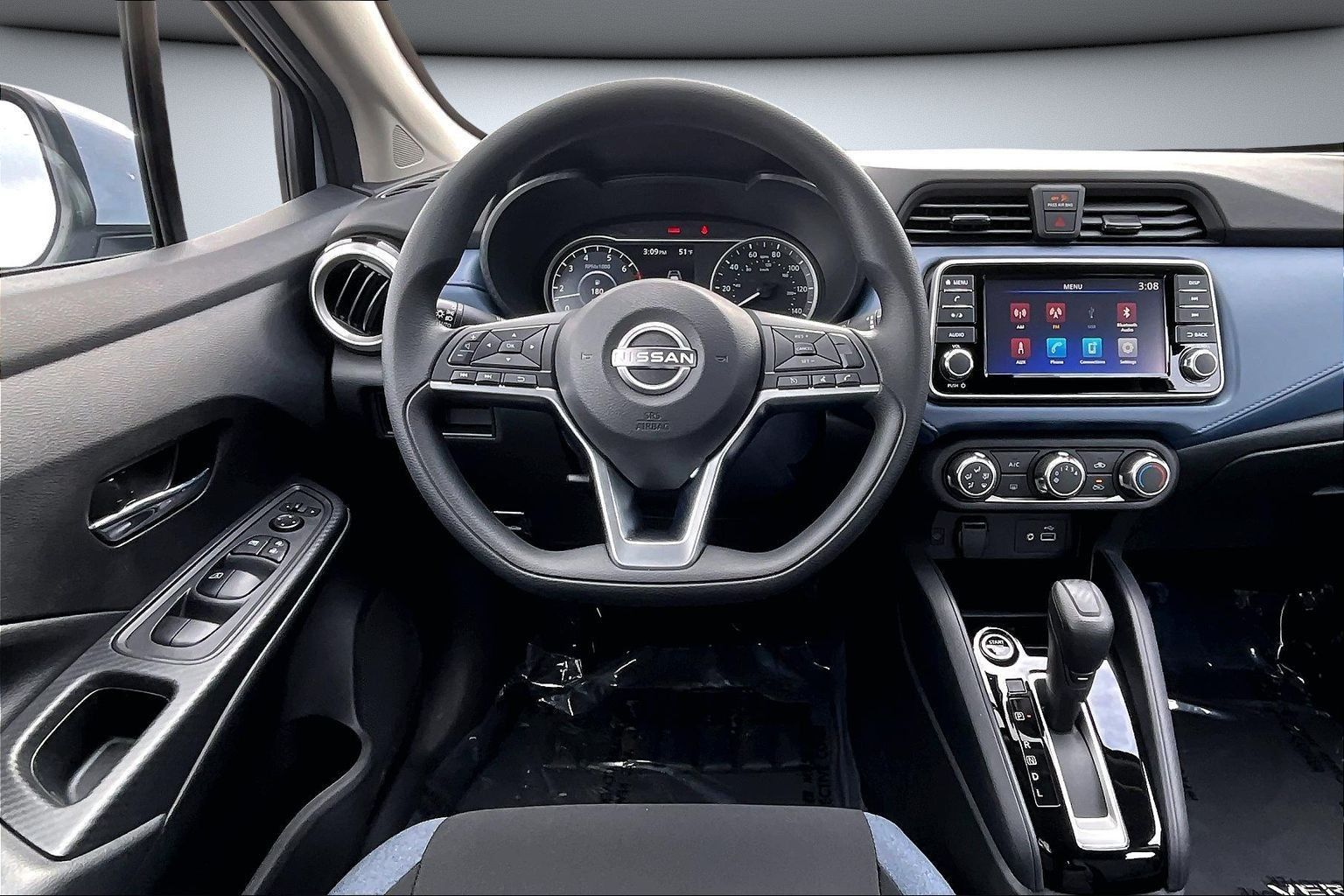 2025 Nissan Versa 1.6 SV CVT's photo