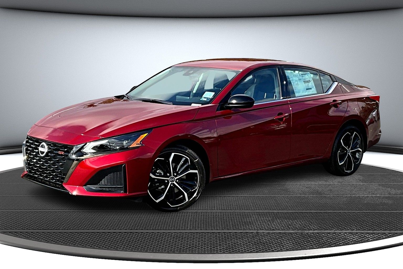 2025 Nissan Altima SR photo 2