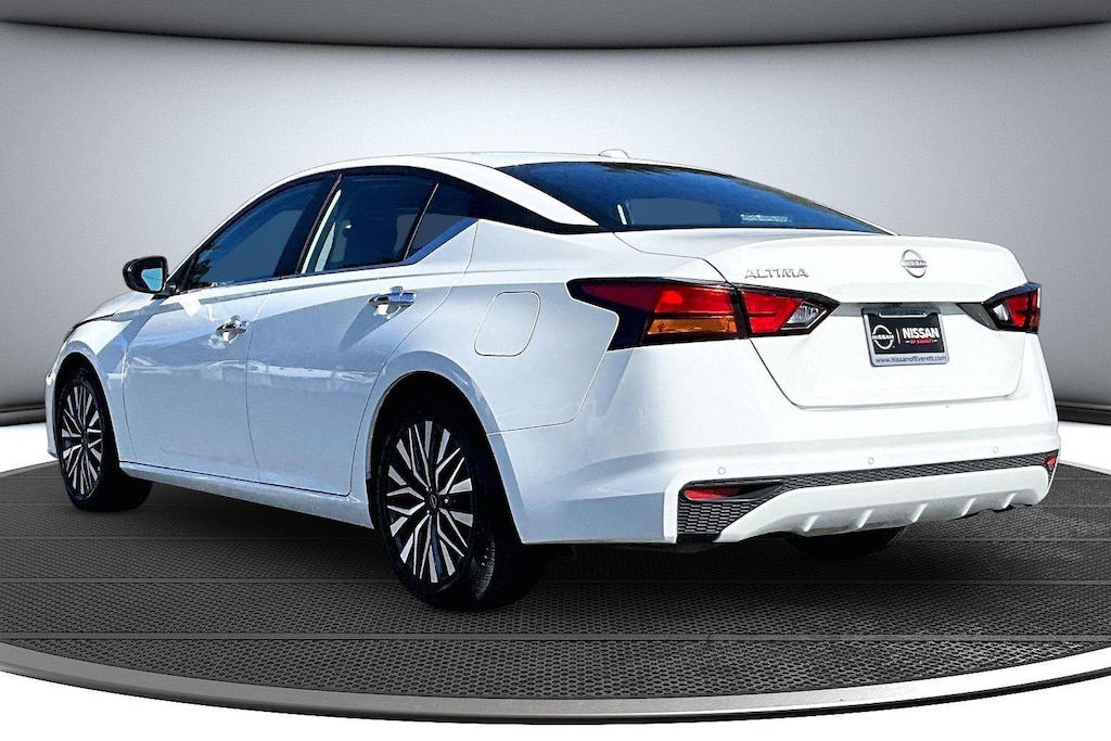 Used 2025 Nissan Altima SV Sedan