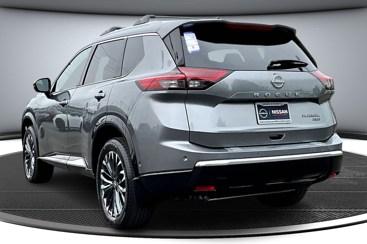2026 Nissan Rogue Platinum photo 3