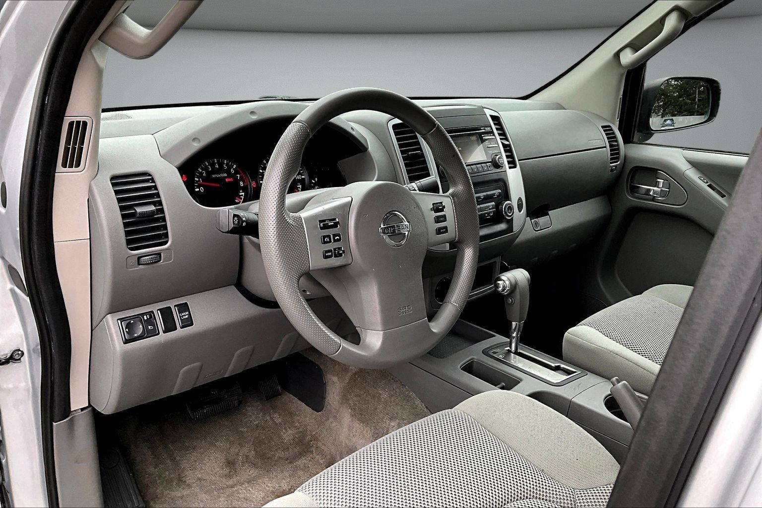 2013 Nissan Frontier SV - Photo 15