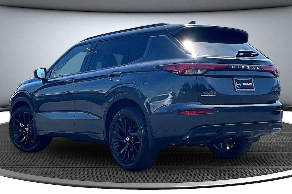 New 2026 Nissan Rogue Plug-In Hybrid Platinum SUV