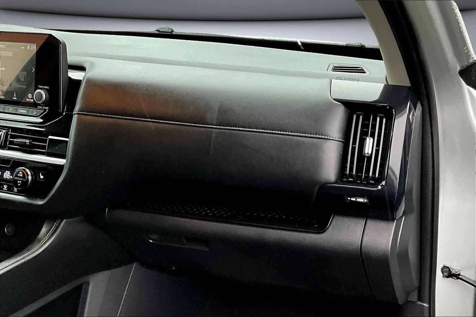 2024 Nissan Pathfinder SV - Photo 25
