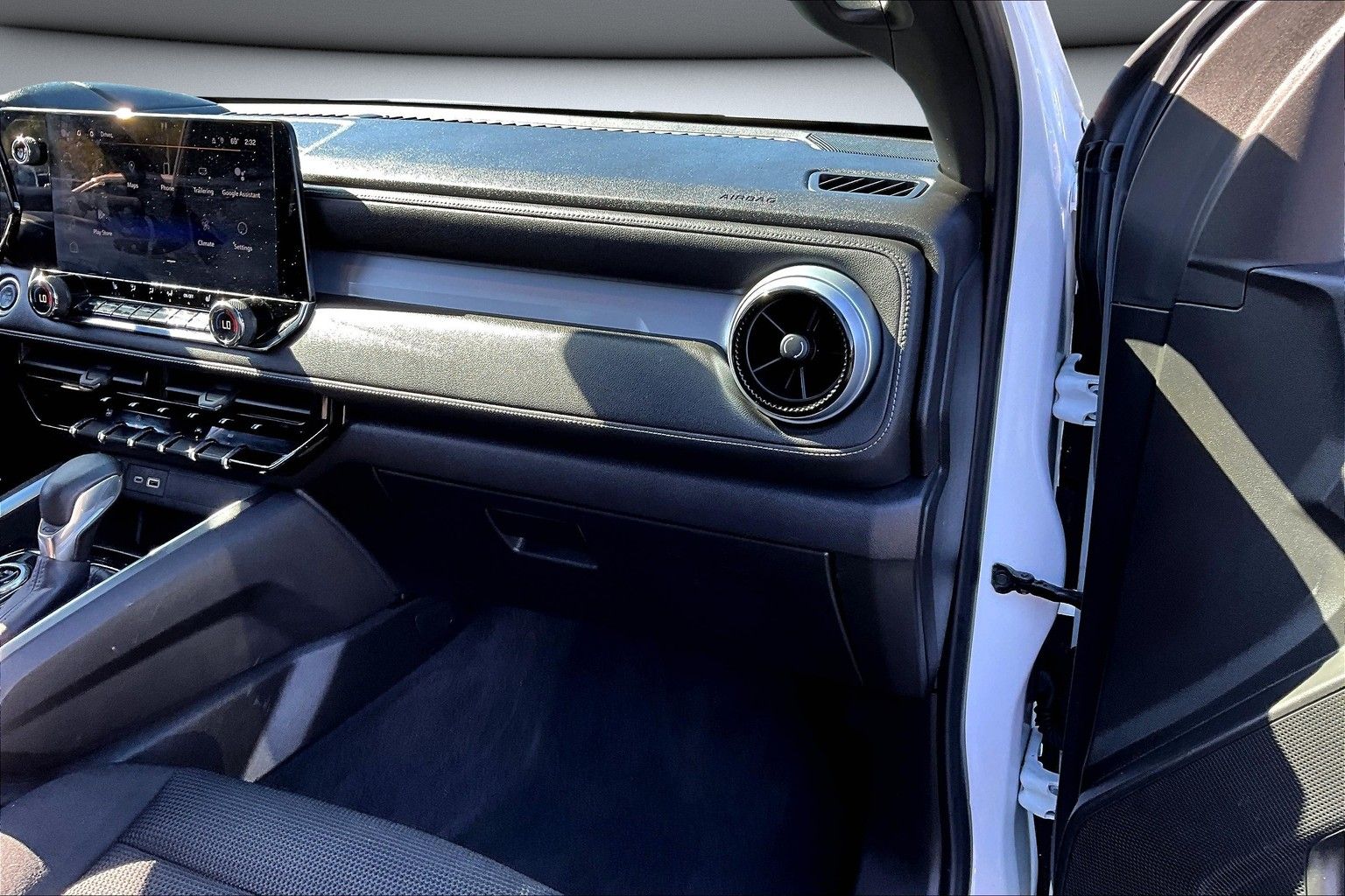 2023 Chevrolet Colorado LT - Photo 26