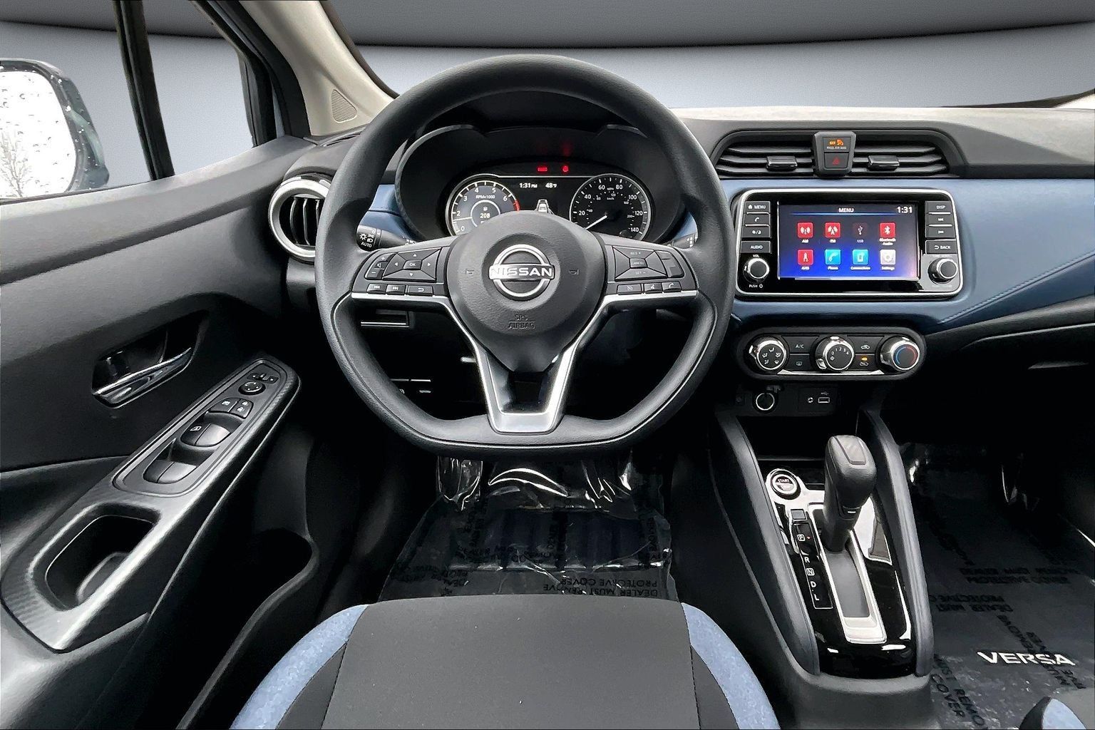 2025 Nissan Versa 1.6 SV CVT's photo