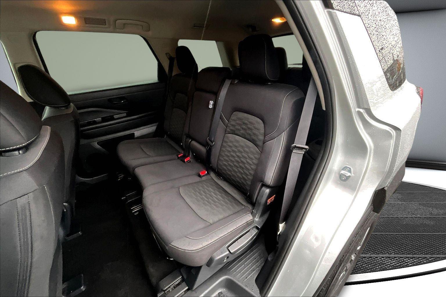 2024 Nissan Pathfinder SV - Photo 20
