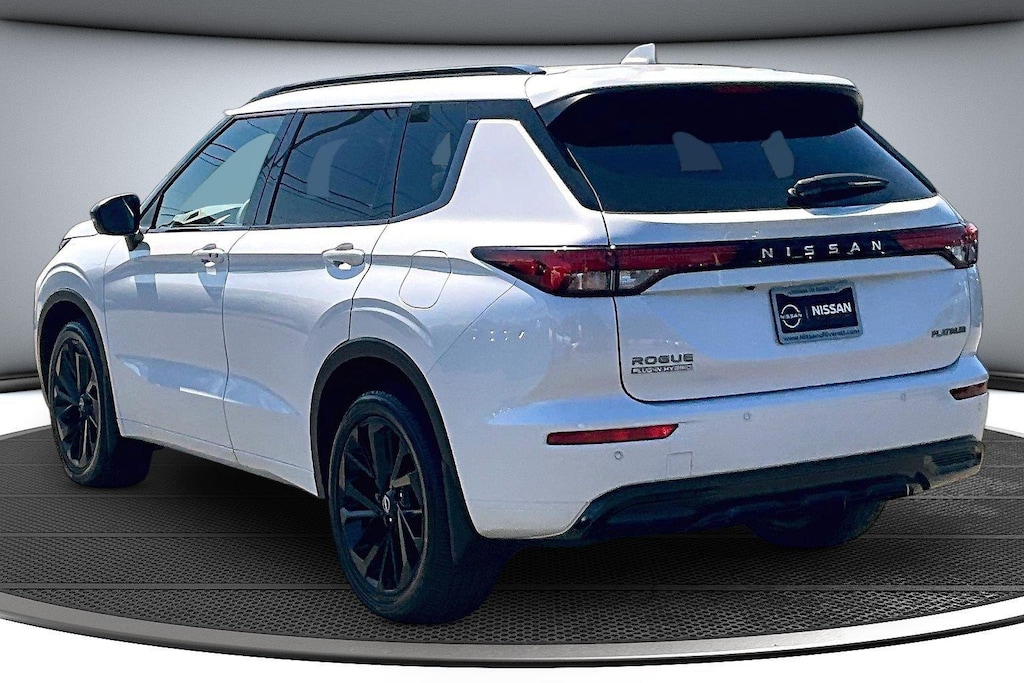New 2026 Nissan Rogue Plug-In Hybrid Platinum SUV