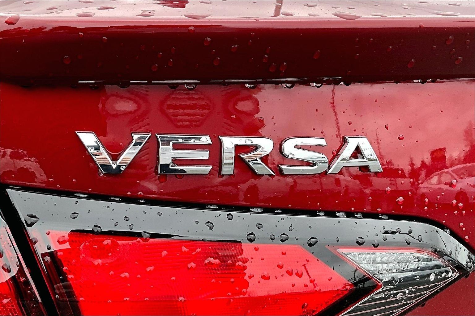 2025 Nissan Versa Sedan SR - Photo 14