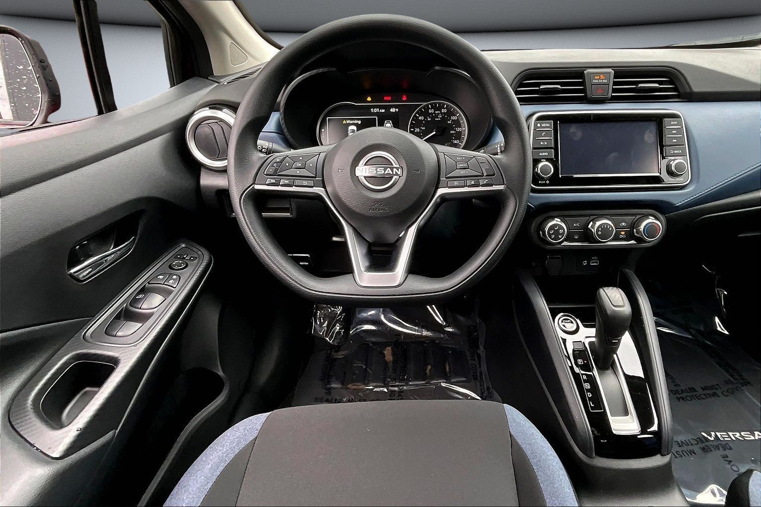 2025 Nissan Versa 1.6 SV CVT's photo