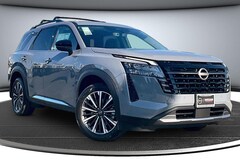 2026 Nissan Pathfinder Platinum SUV