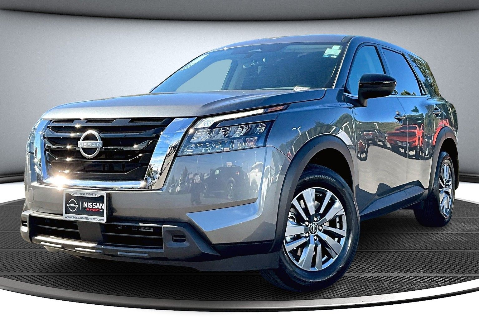 2025 Nissan Pathfinder S photo 2