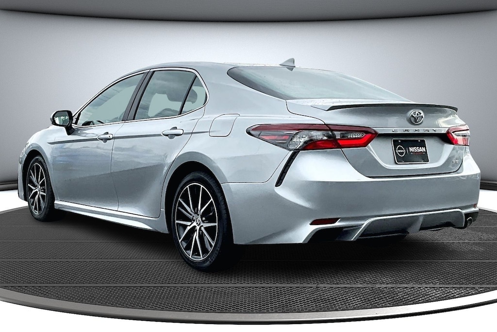 Used 2022 Toyota Camry SE Sedan