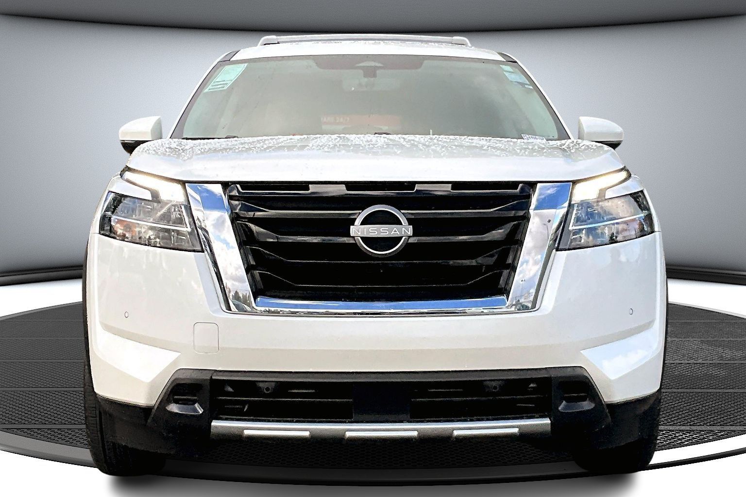2023 Nissan Pathfinder SL photo 2