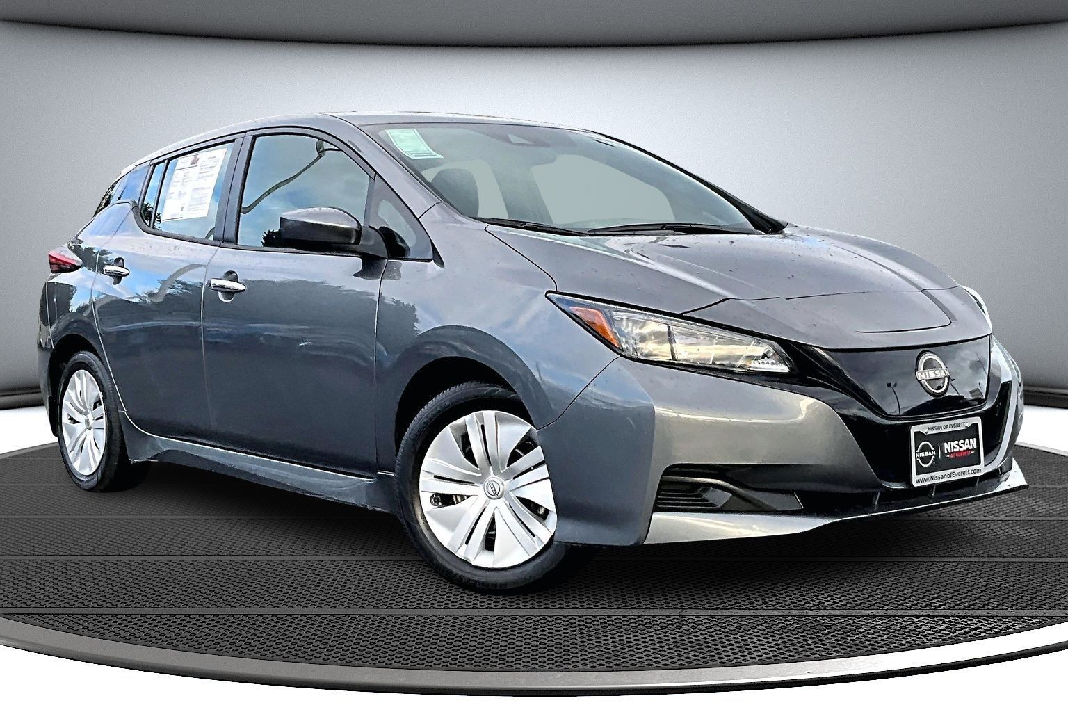 2024 Nissan LEAF Hatchback 