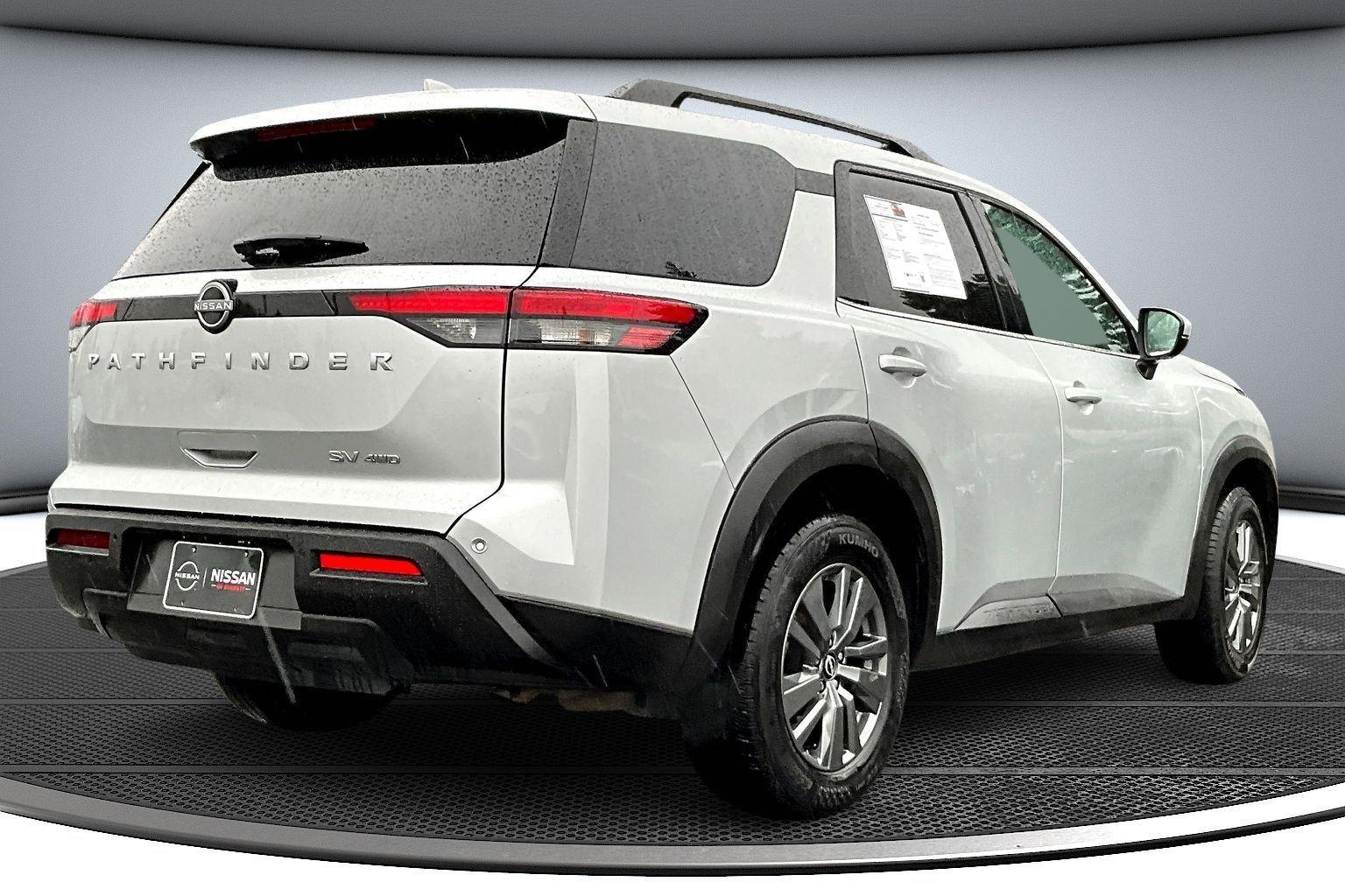 2024 Nissan Pathfinder SV - Photo 6