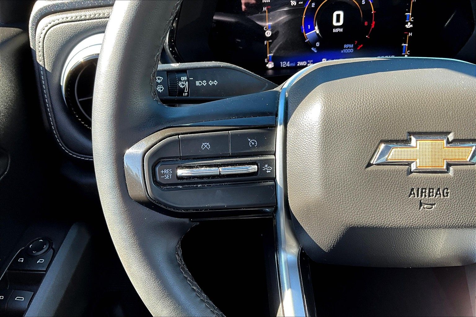 2023 Chevrolet Colorado LT - Photo 11