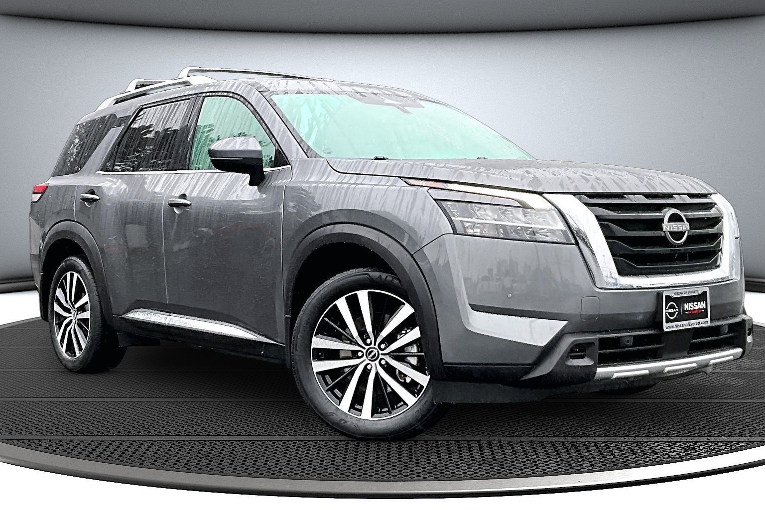 2023 Nissan Pathfinder Platinum 4WD's photo