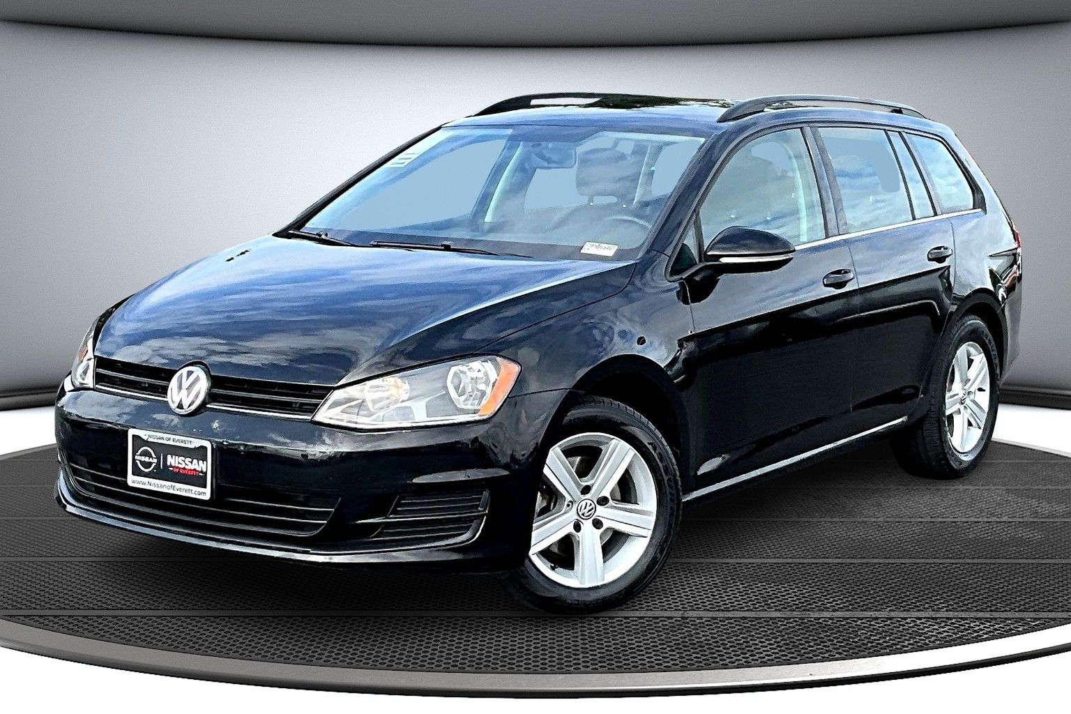 2015 Volkswagen Golf SportWagen TDI S photo 3