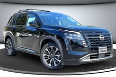 2026 Nissan Pathfinder Platinum SUV