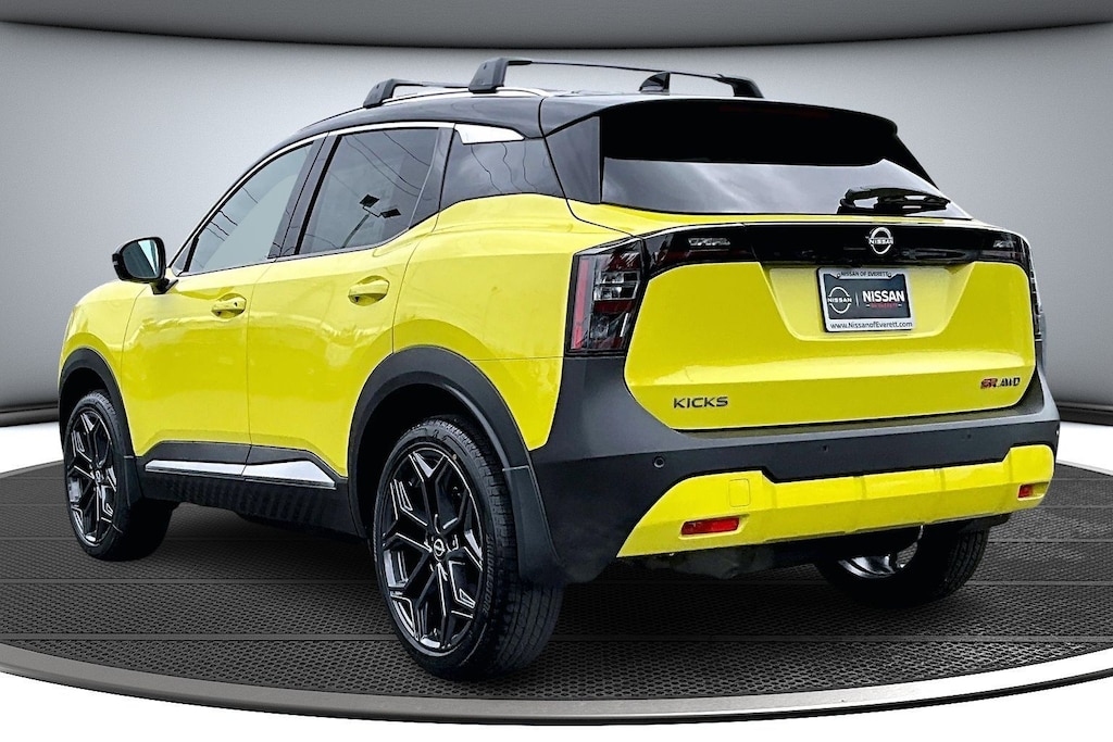 New 2026 Nissan Kicks SR SUV