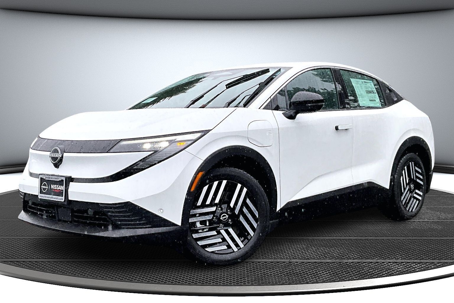 2026 Nissan Leaf SV photo 2