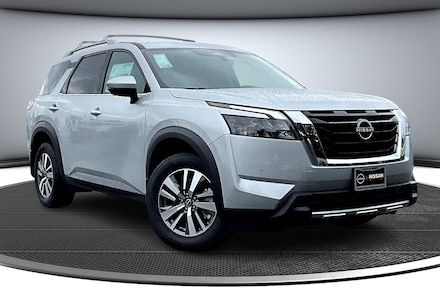 2025 Nissan Pathfinder SL SUV