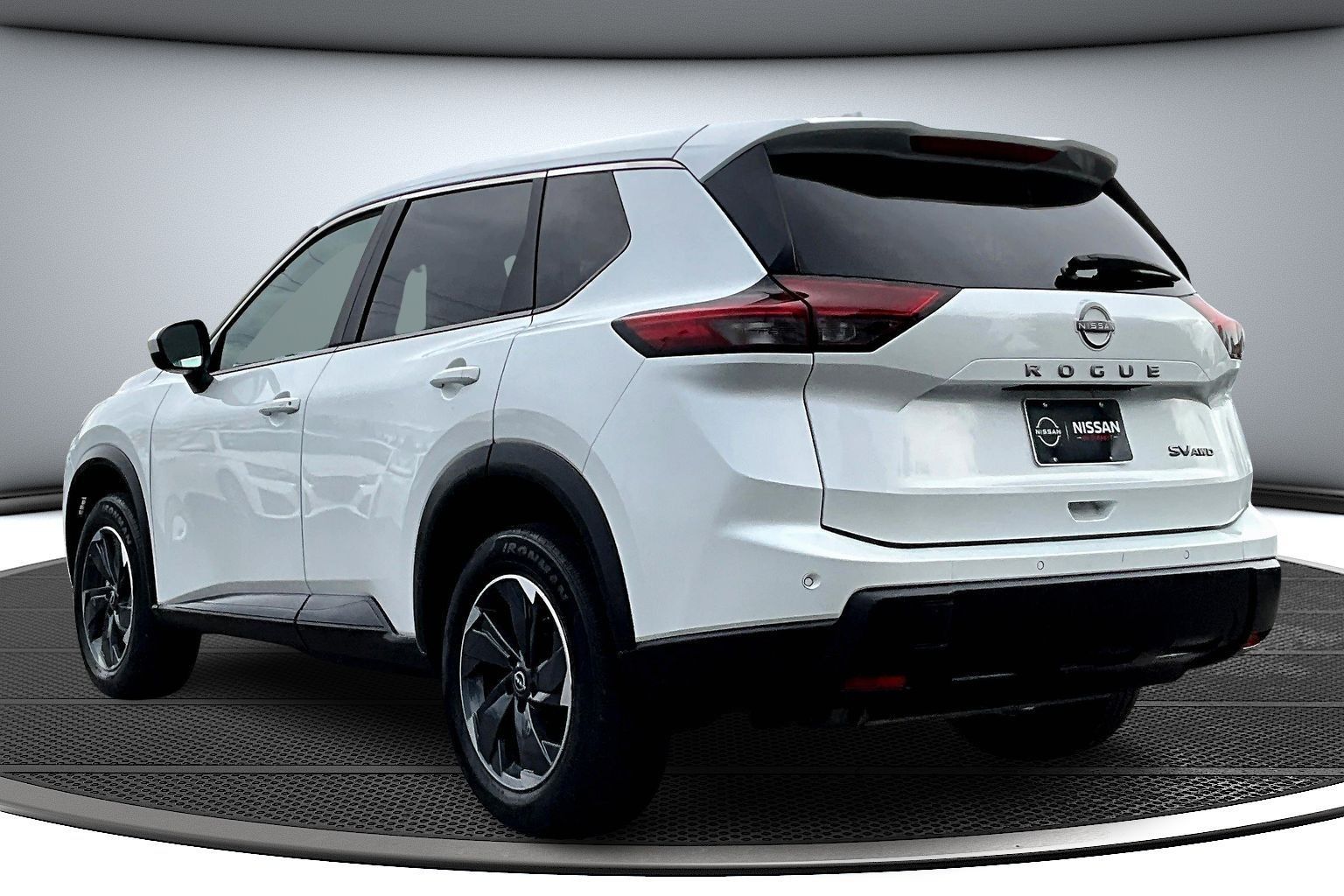 2024 Nissan Rogue SV photo 3