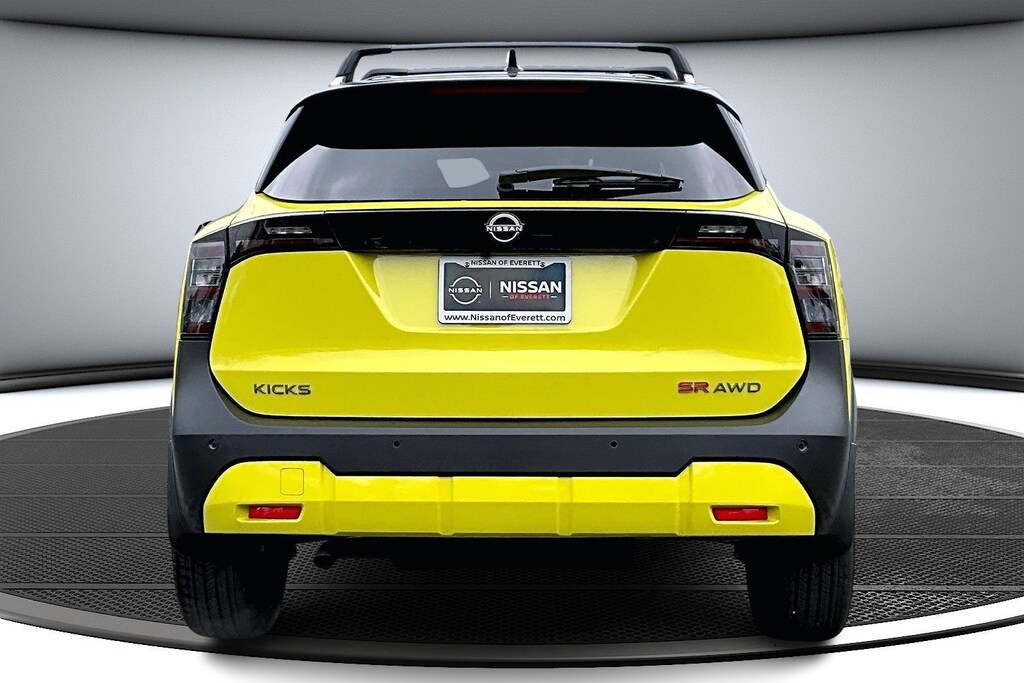 New 2026 Nissan Kicks SR SUV
