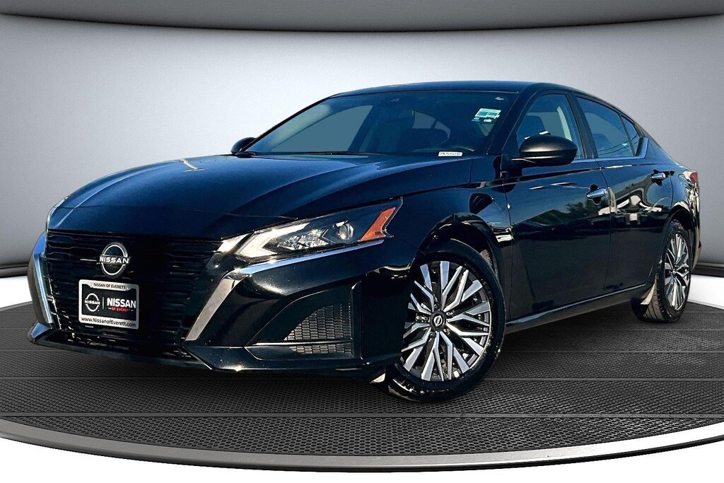 Used 2025 Nissan Altima SV Sedan