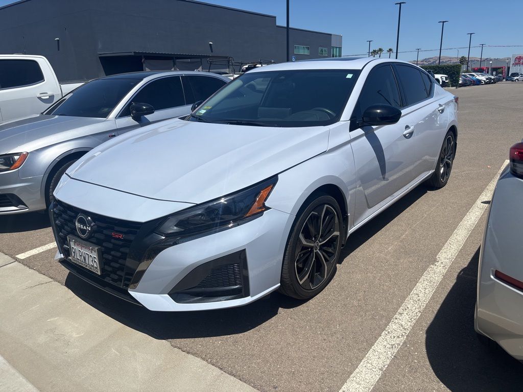 2024 Nissan Altima 2.5 SR's photo
